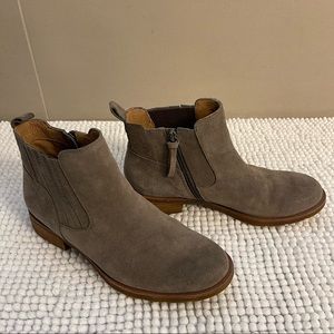 Sofft Leather Boots Booties Size 8.5 Side Zipper